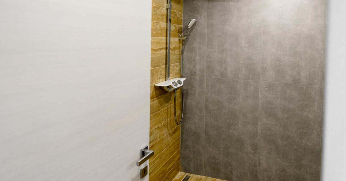 Read more about the article Bathroom Alternative to Tiles