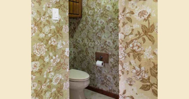 is it ok to wallpaper a bathroom